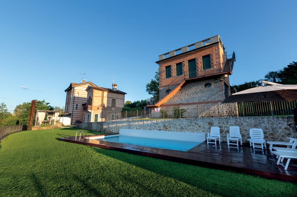 luxury villas with pool