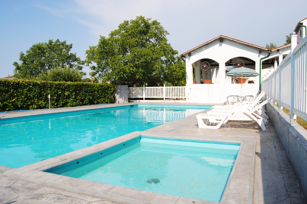 villa with private pool veneto